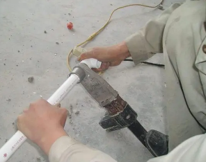 万山漏水维修电话